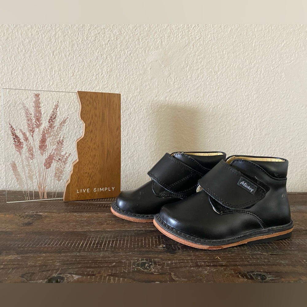 New black Mexican leather shoes